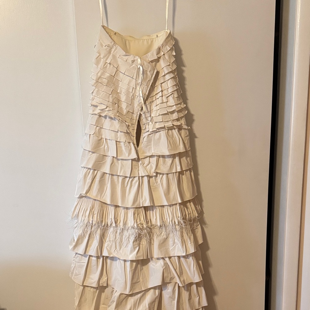 Elegant Cream Ruffled tiered formal evening gown with feathers - Picture 6 of 16